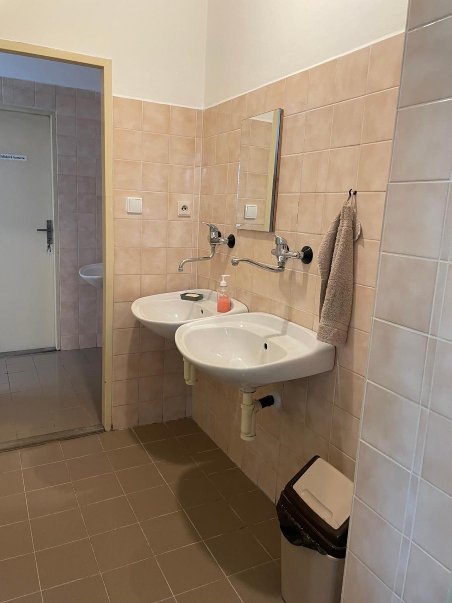 Albergue Kolotuk Hradec Králové Exterior foto